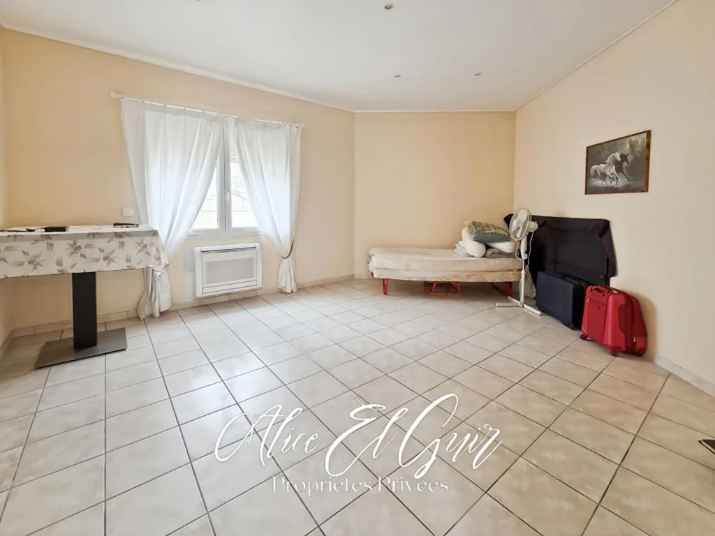 Living Room - Architectural House with Pool in Carcassonne