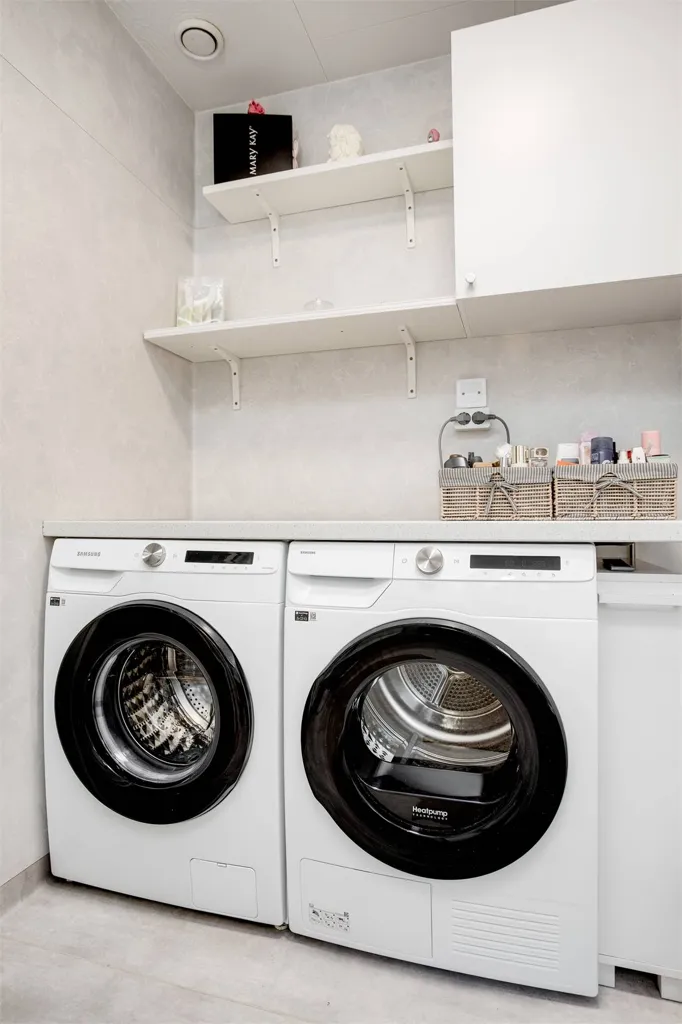 Pesuköök - Corner Flat with Modern Finish in Kopparberg