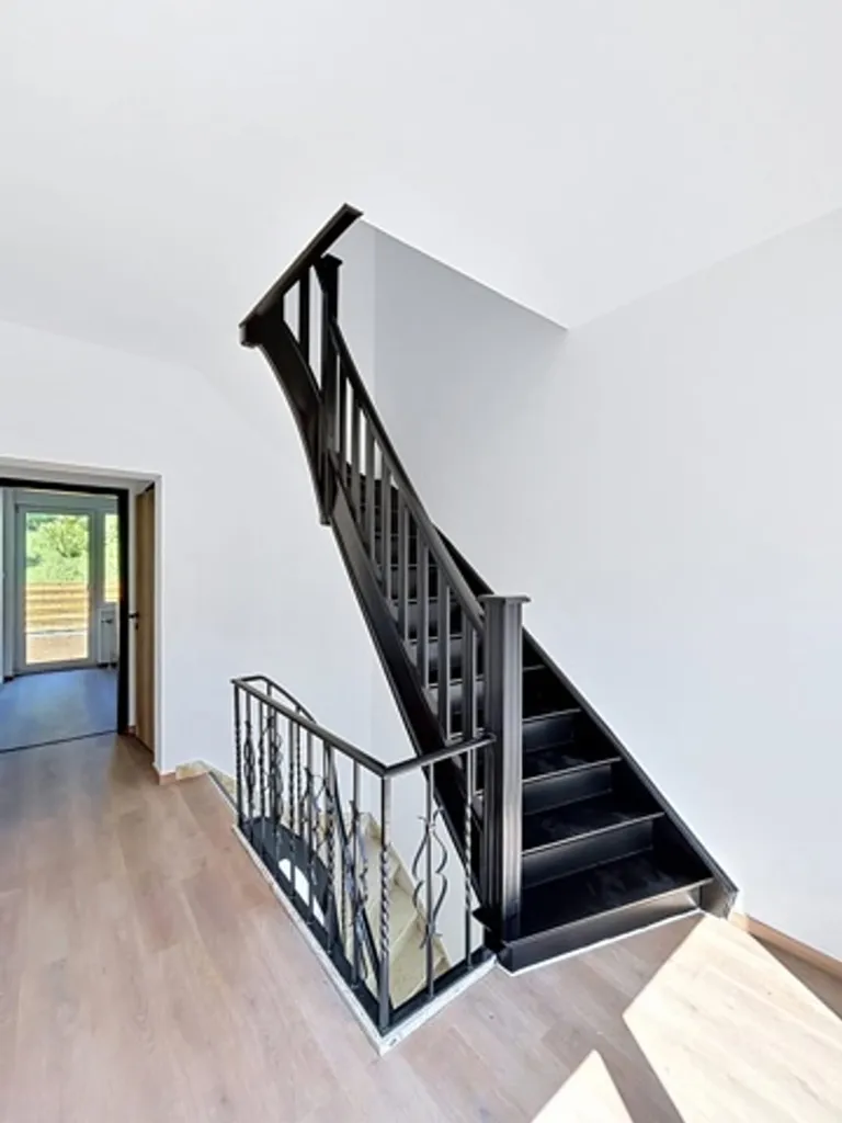 Pièces - Maison de Bel Étage avec Terrasse et Jardin à l'Ouest