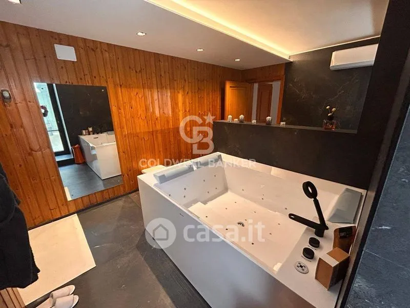 Bathrooms - Loft with Terrazzo in Barletta's Historic Centre