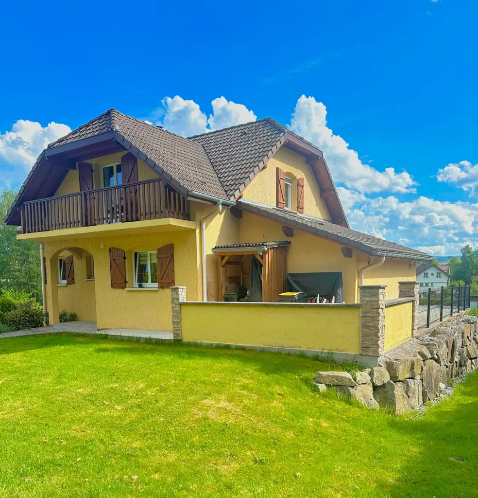 Extérieur - Maison avec Piscine et Jardin à La Houssière