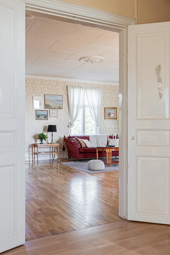 Entrée - Charming Farmhouse with Workshop in Salbohed