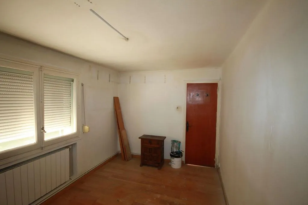 Pièces - Flat for Renovation with Terrace in Aravaca