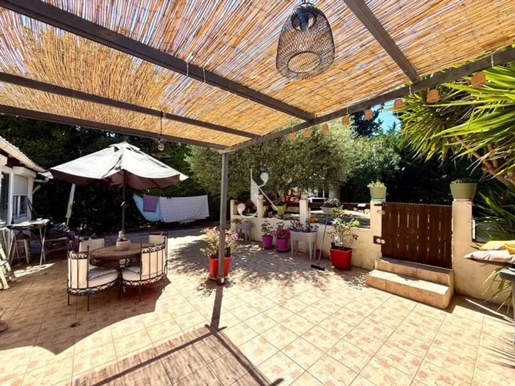Terrass - Two-Home Complex with Pool in Roquevaire
