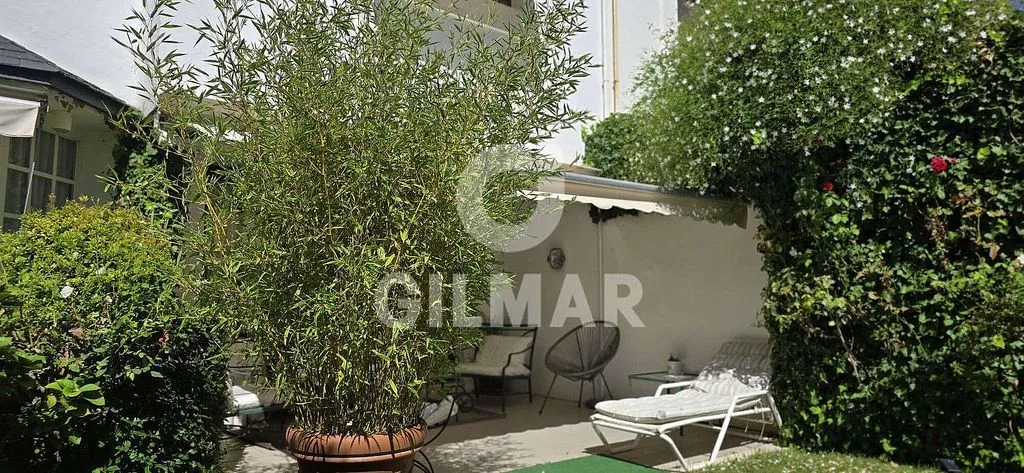 Terrass - Chalet with Pool in Parque Conde de Orgaz