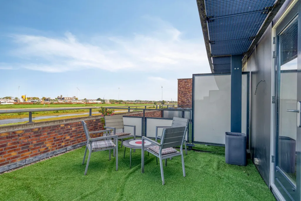 Terrasse - Dijkwoning with Uiterwaarden View in Arnhem-Zuid