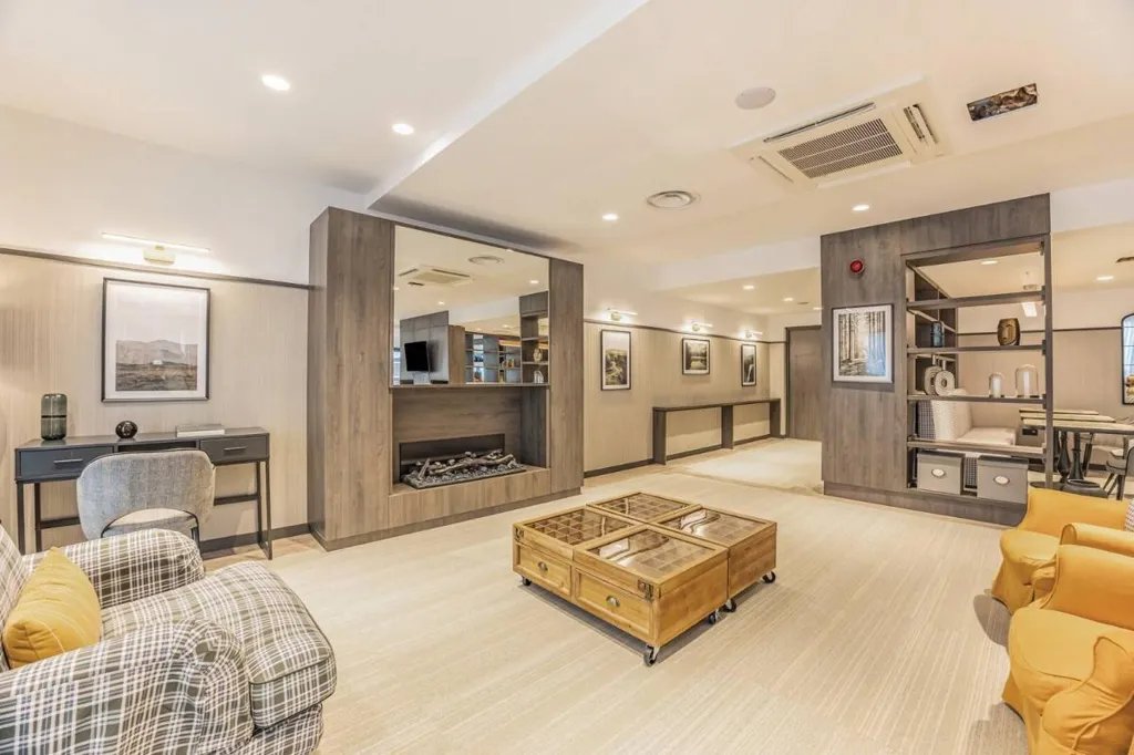 Living Room - Meubled Apartment in Central Location