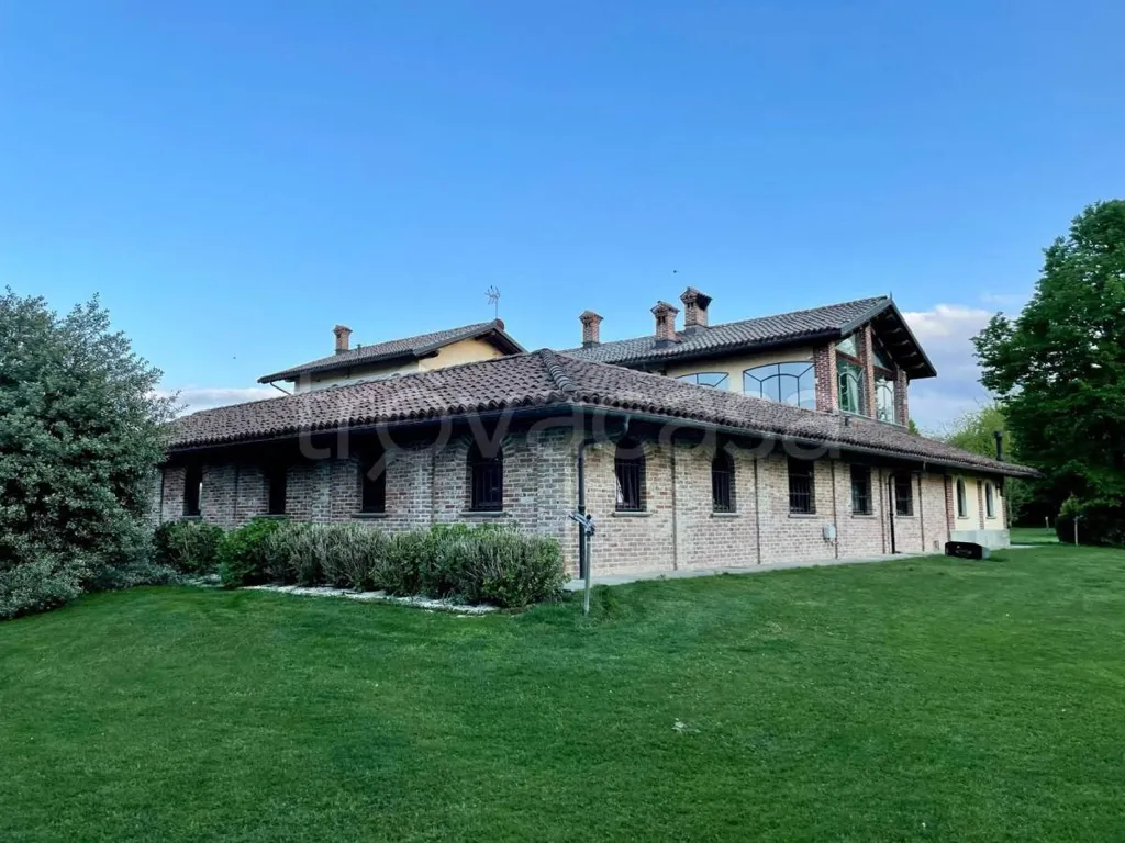 Välivaade - Historic Villa with Unique Fountain in Cuneo