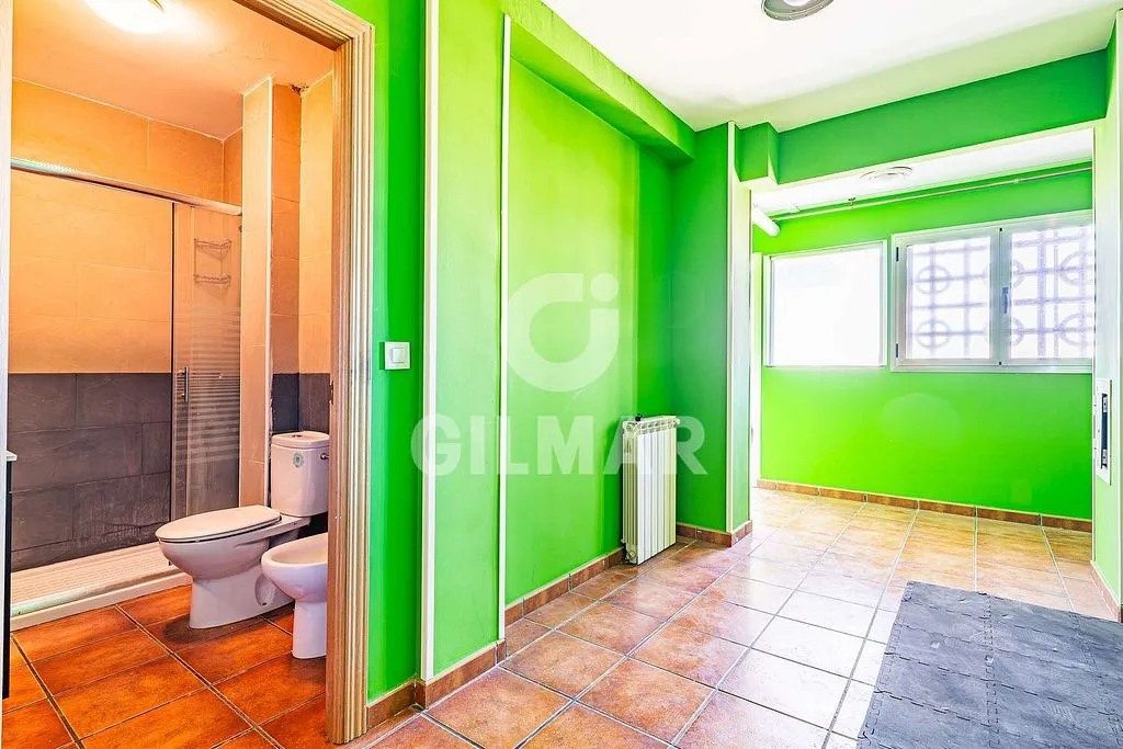 Salles de bain - Apartment with Terrace in Almendrales, Madrid