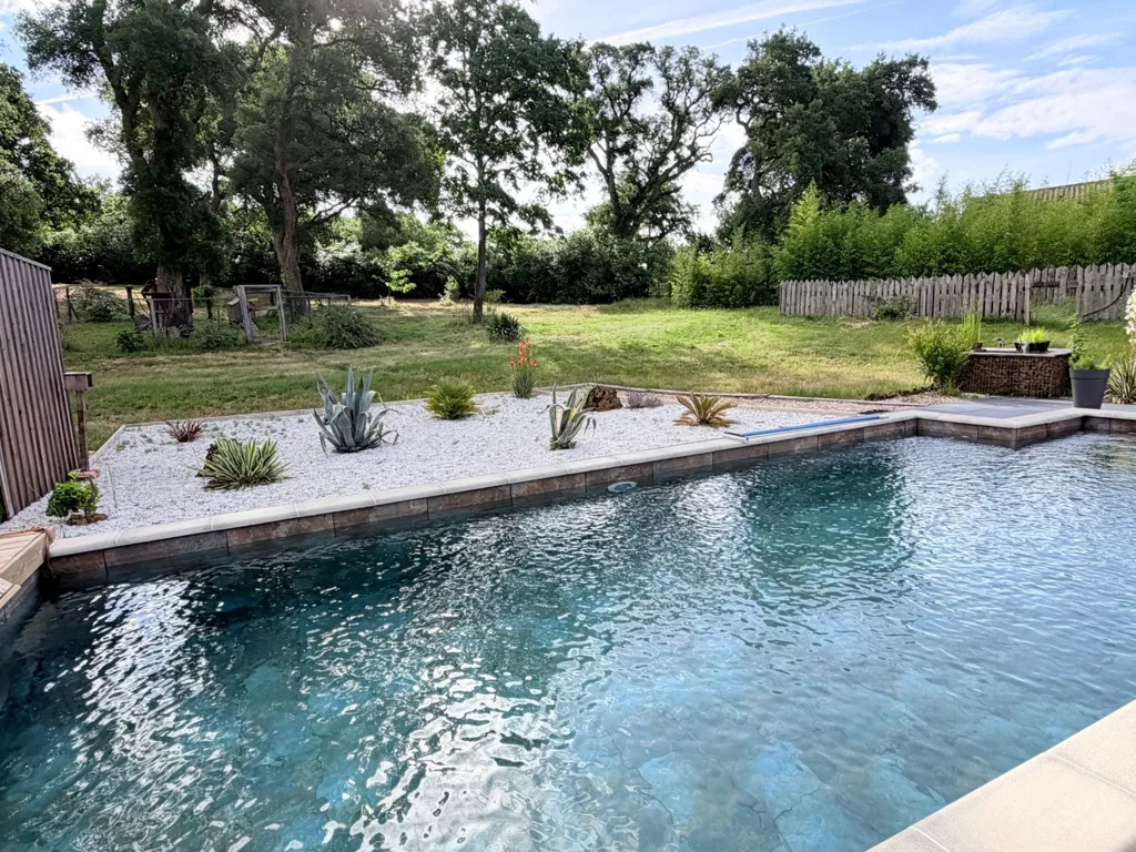 Pool - Contemporary House with Pool and Spa in Escource