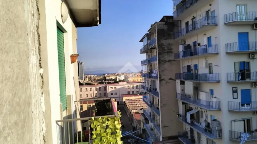 Balcone - Rear-Facing Triplex in Naples