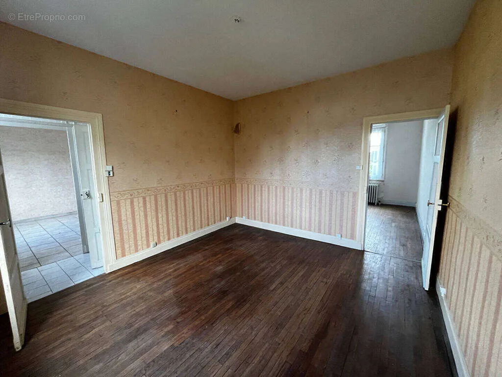 Toad - House with Potential in Bourges