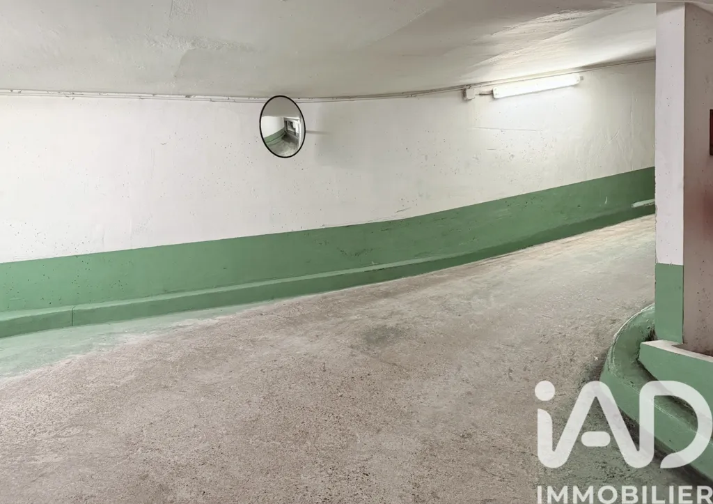Garage - Lot de 2 Parkings Sécurisés à Paris 11e