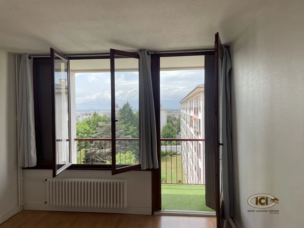Toad - T2 Flat with Balcony in Annemasse