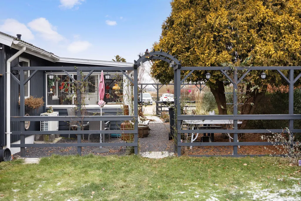 Jardin - Summerhouse with Carport in Korsør