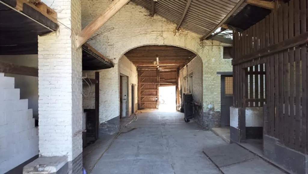 hallway_entrance