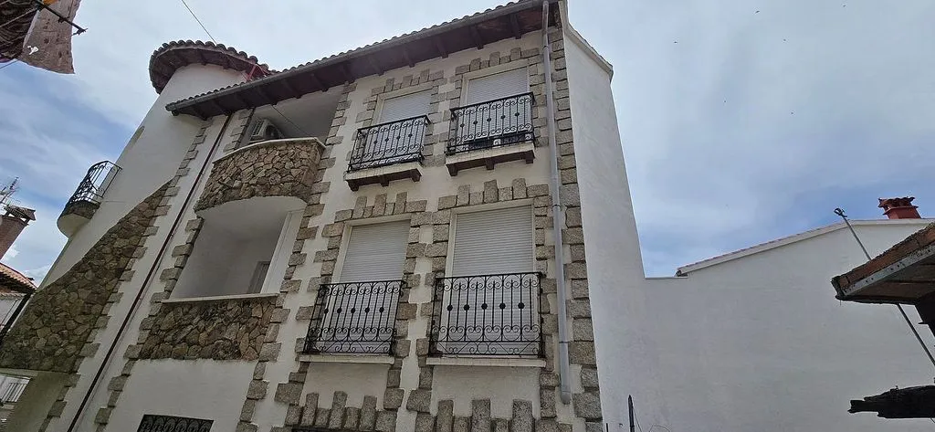 Exterior - Apartment with Pool and Terrace in Mijares