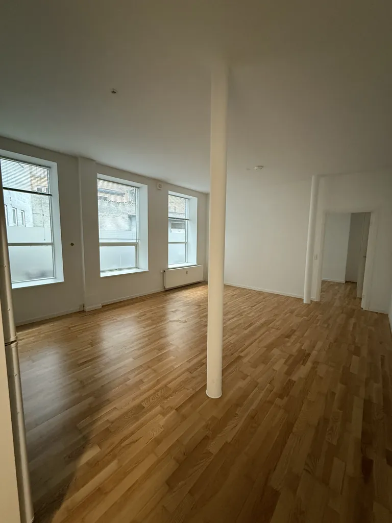 Pièces - 2-Bedroom Flat with Modern Kitchen in Aalborg C
