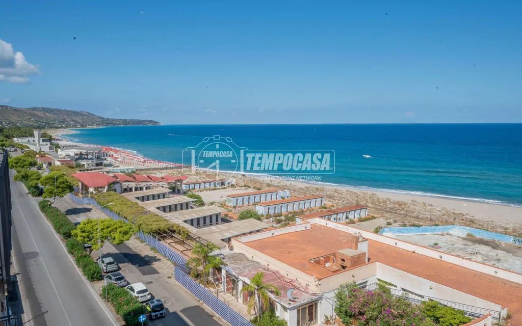 Panoramic Apartment with Sea View in Mortelle