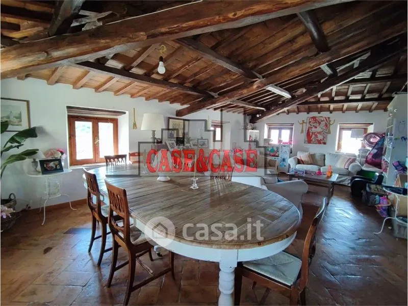 Salle à manger - Two-Level Apartment in Historic Centre, Spoleto