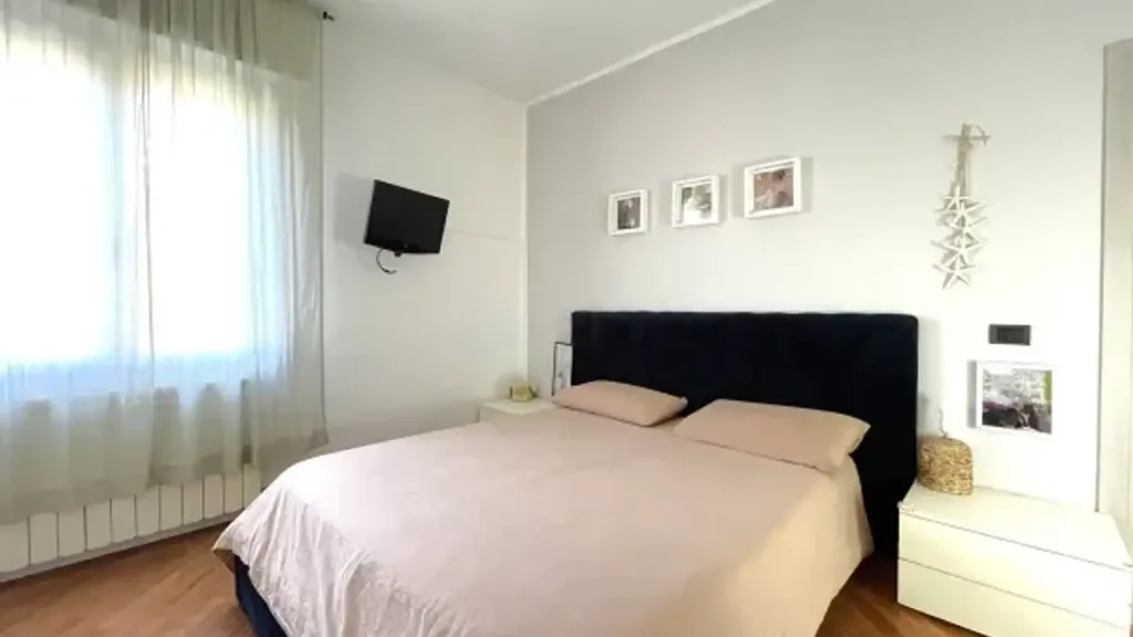 Chambres - Rear-Facing Apartment with Balcony in Carpi