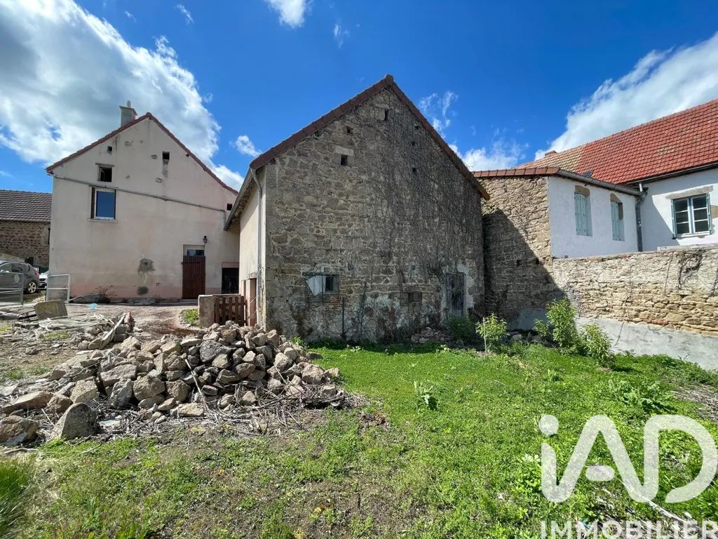 Aed - Rustic Maison à Rénover in Servant