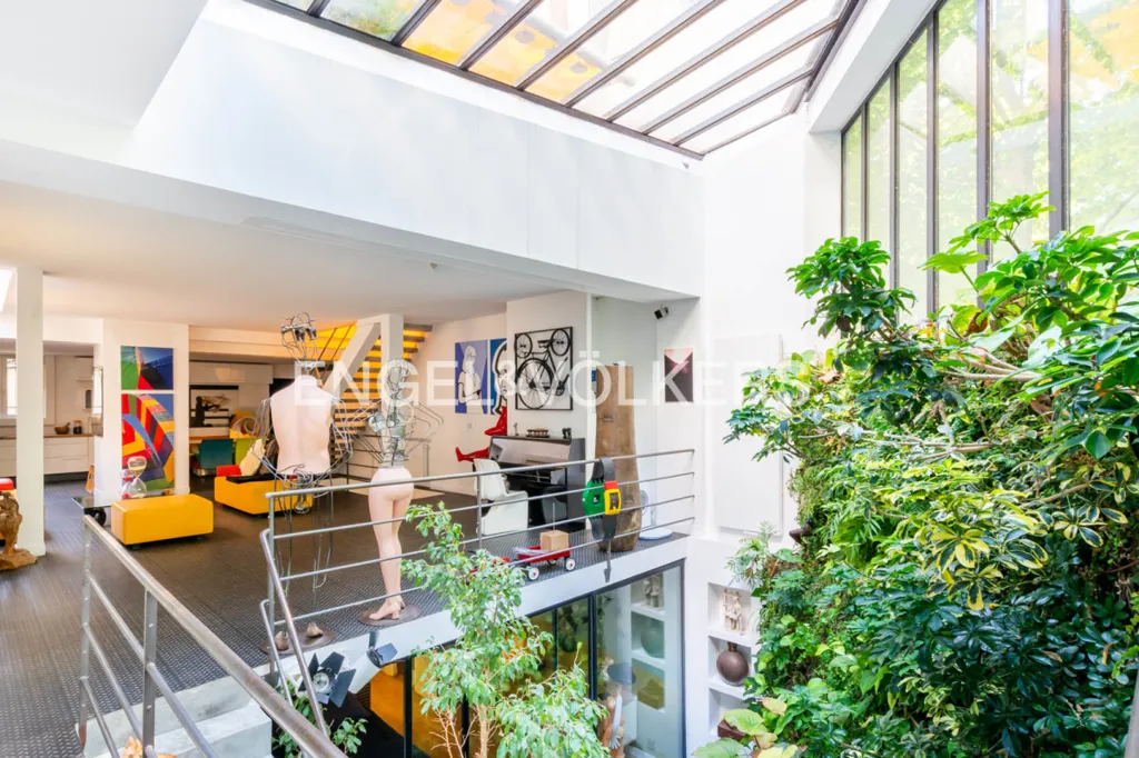 5-room property in Paris 18ème
