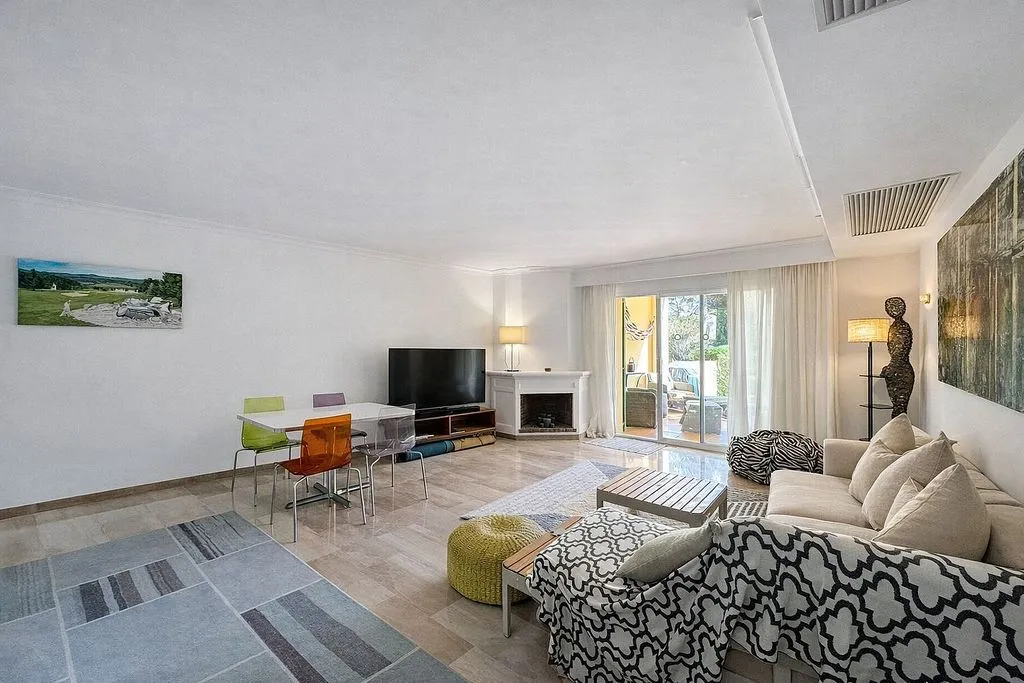 Séjour - Modernised Ground Floor Flat with Pool in Bendinat