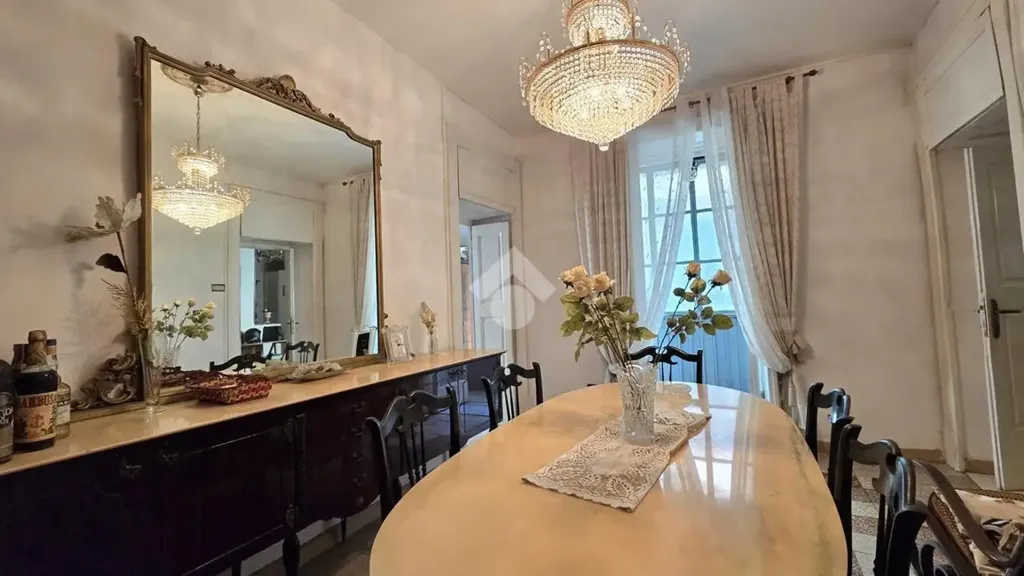 Salle à manger - Three-Bedroom Apartment with Terrace in Naples