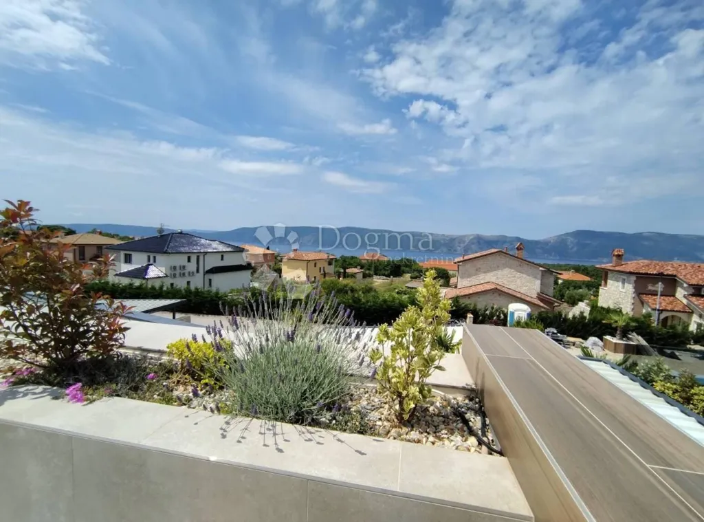 Terrazza - Modern Villa with Infinity Pool in Krk Centre