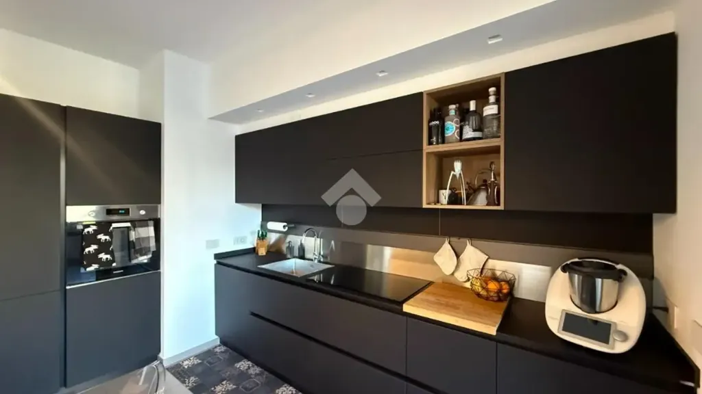 Cucina - Rear-Facing Apartment with Terraces in Malgrate