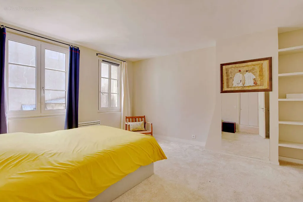 Chambres - Appartement T3 avec Beaux Volumes dans Quartier Recherché
