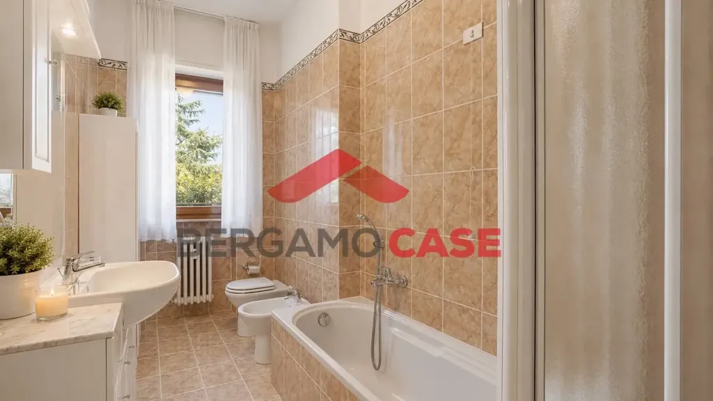 Bagni - Appartamento con tre balconi a Bergamo, zona stadio