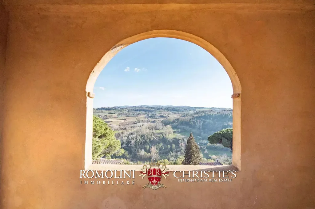 Toad - 18th-Century Villa with Panoramic Views near Pisa