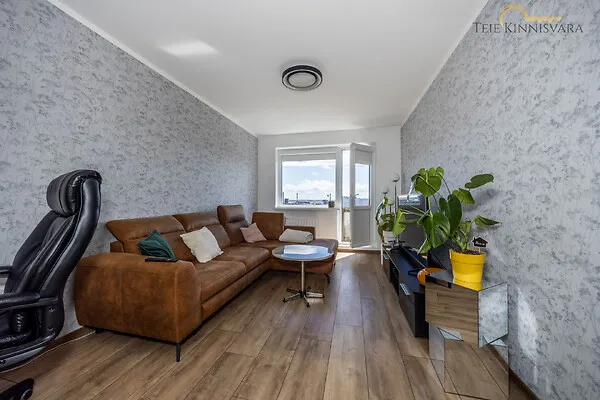 Séjour - Partially Renovated Flat with Balcony in Lasnamäe