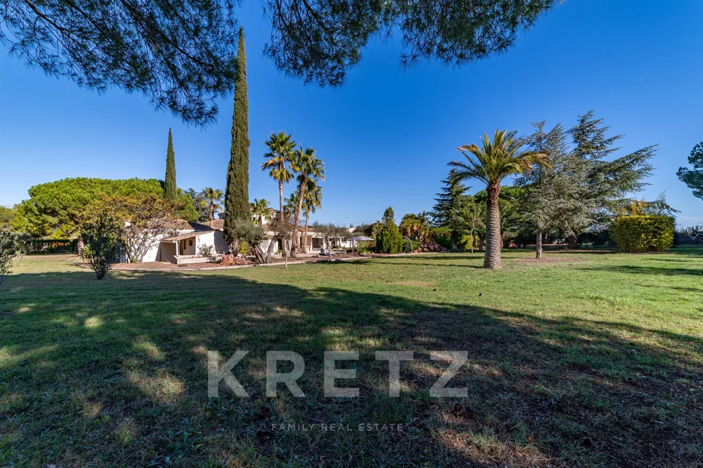 Jardin - Villa avec Parc Boisé à Vias