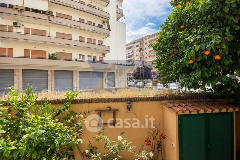 Jardin - Bilocale with Garden in Historic Building, Testaccio, Rome