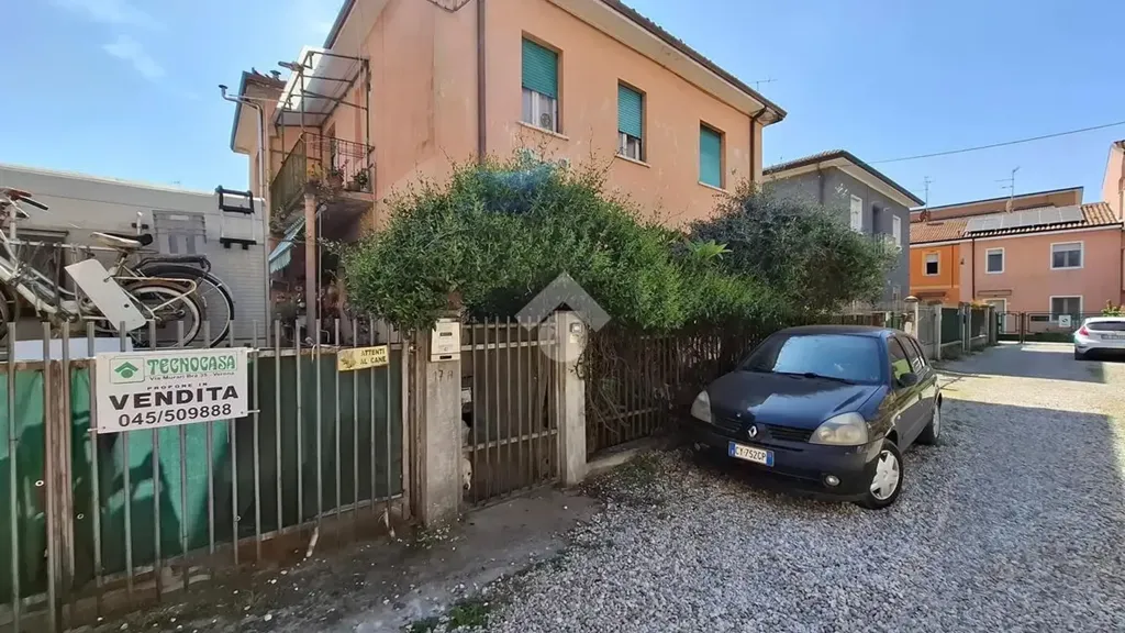 Välivaade - Independent House with Courtyard in Verona
