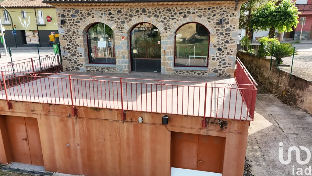 Välivaade - House + Business in Les Planes d'Hostoles