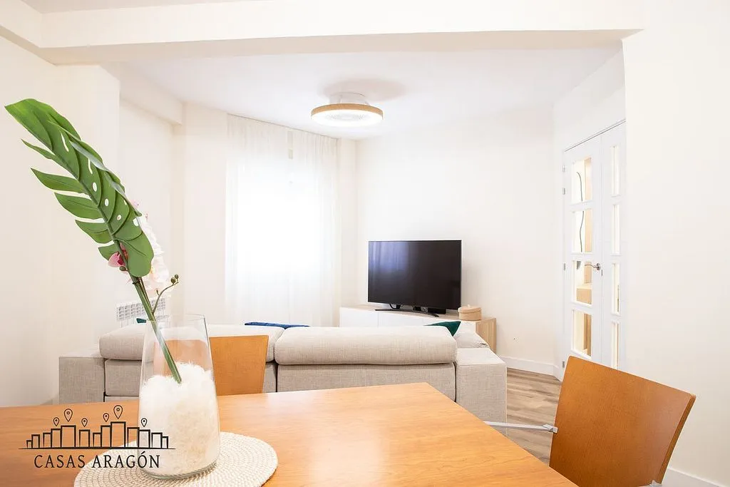 Séjour - Modernised Flat with South View in Lausana