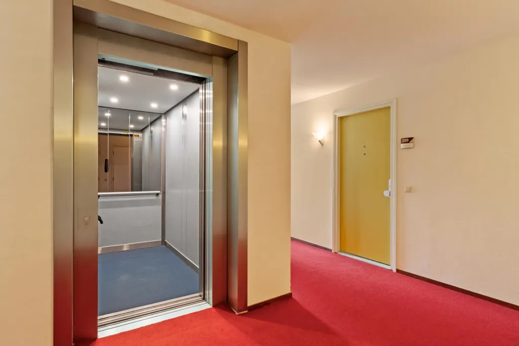 hallway_entrance