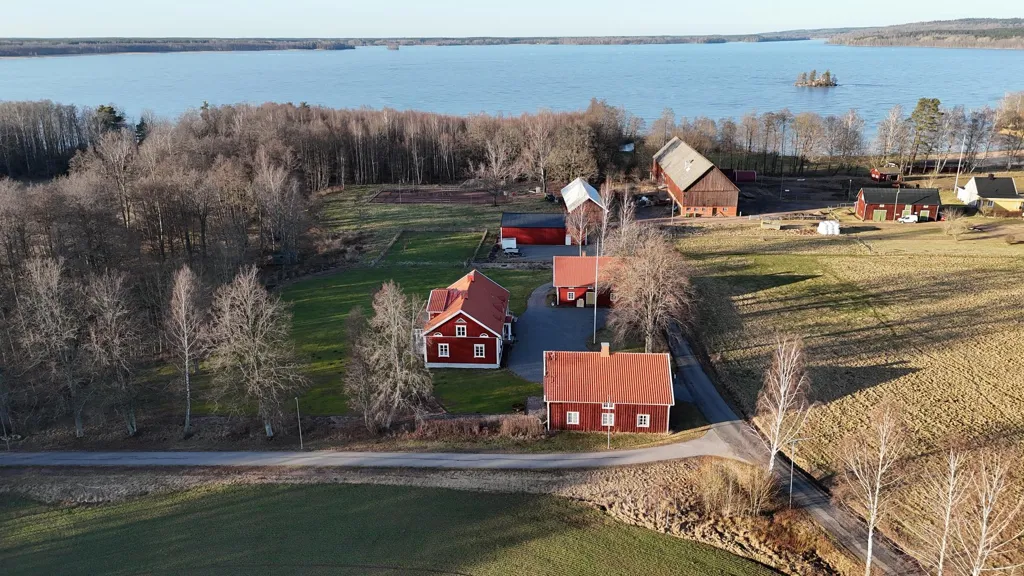 Õhuvaade - Renovated Rectory with Lake View in Ransberg