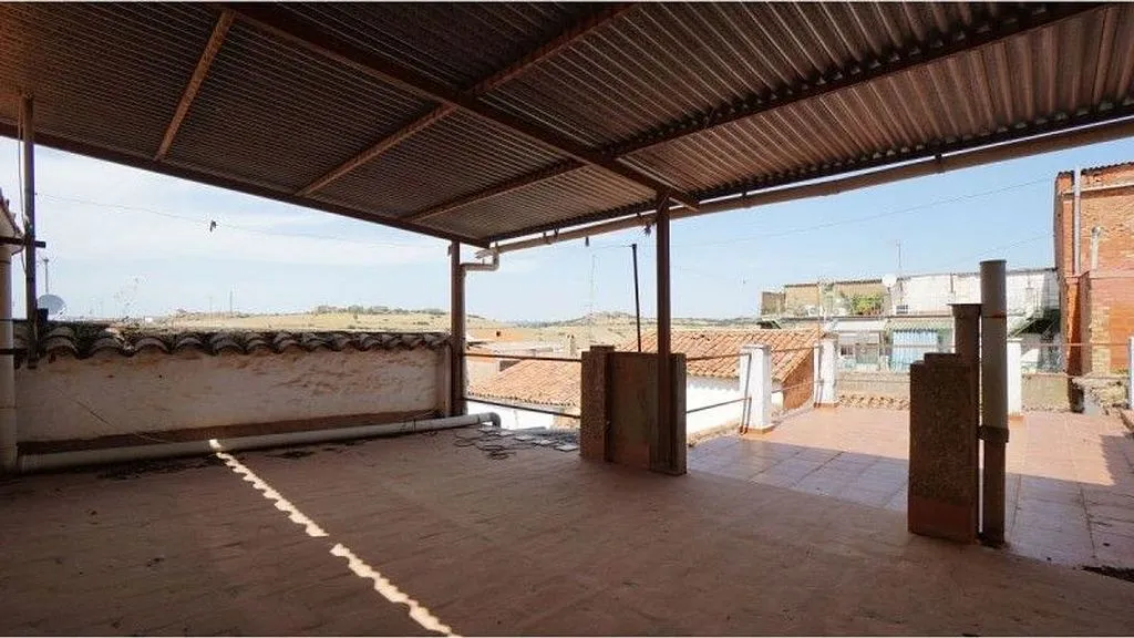 Terrass - House with Terrace and Balcony in Almadén