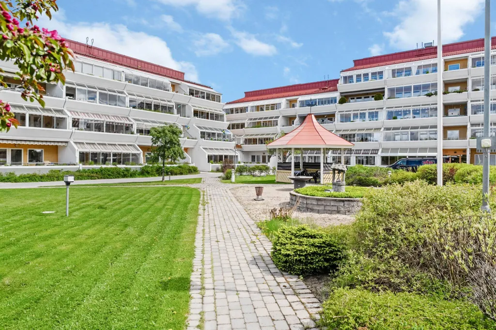 Jardin - Senior-Exclusive Flat with Balcony in Sörberge