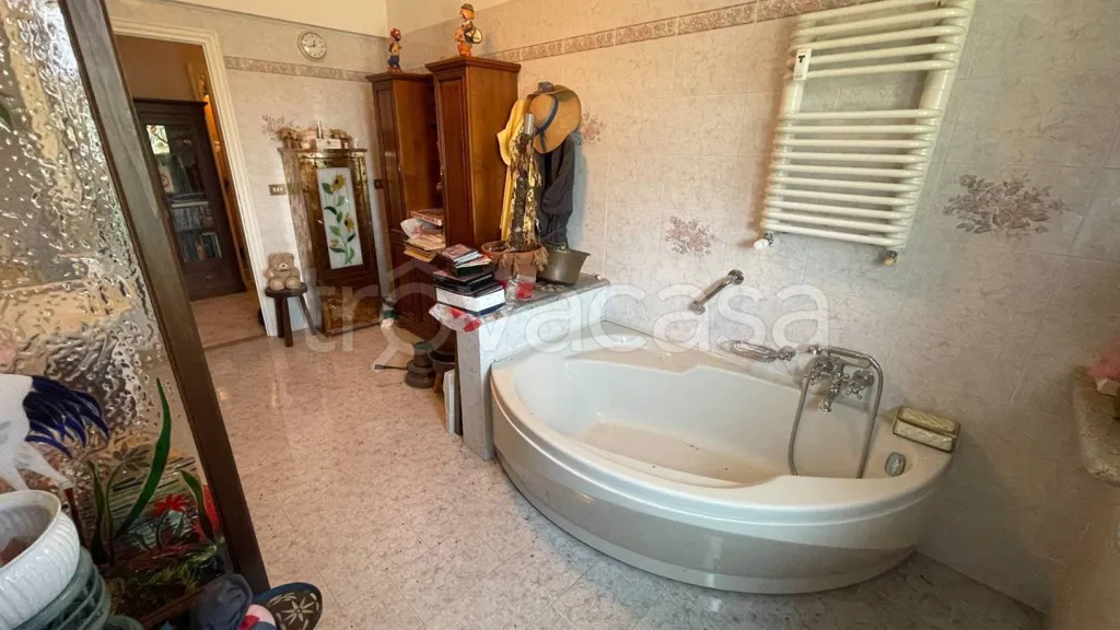 Bathrooms - Spacious Apartment with Mountain View in Lurisia