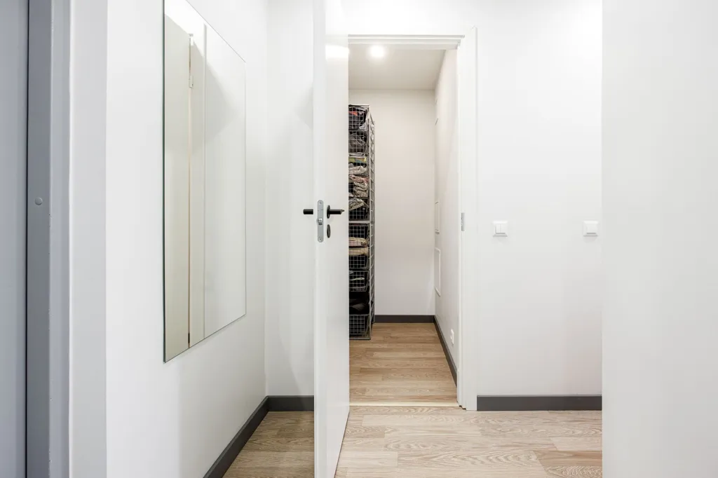 hallway_entrance