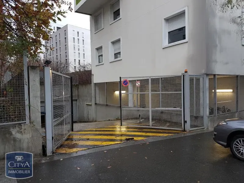 Välivaade - Parking Space in City Centre, Évry