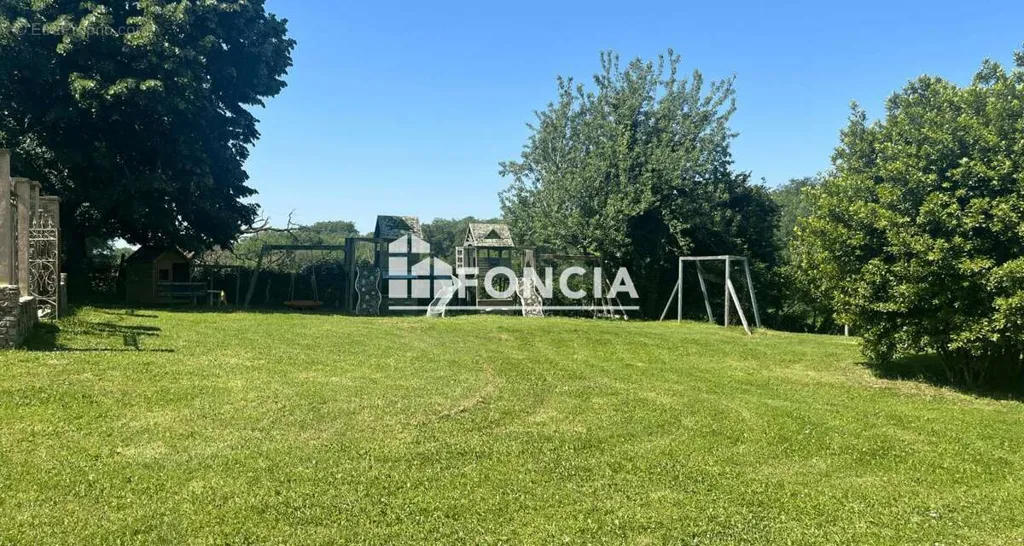 Jardin - Propriété de Caractère avec Piscine à Pamplonne