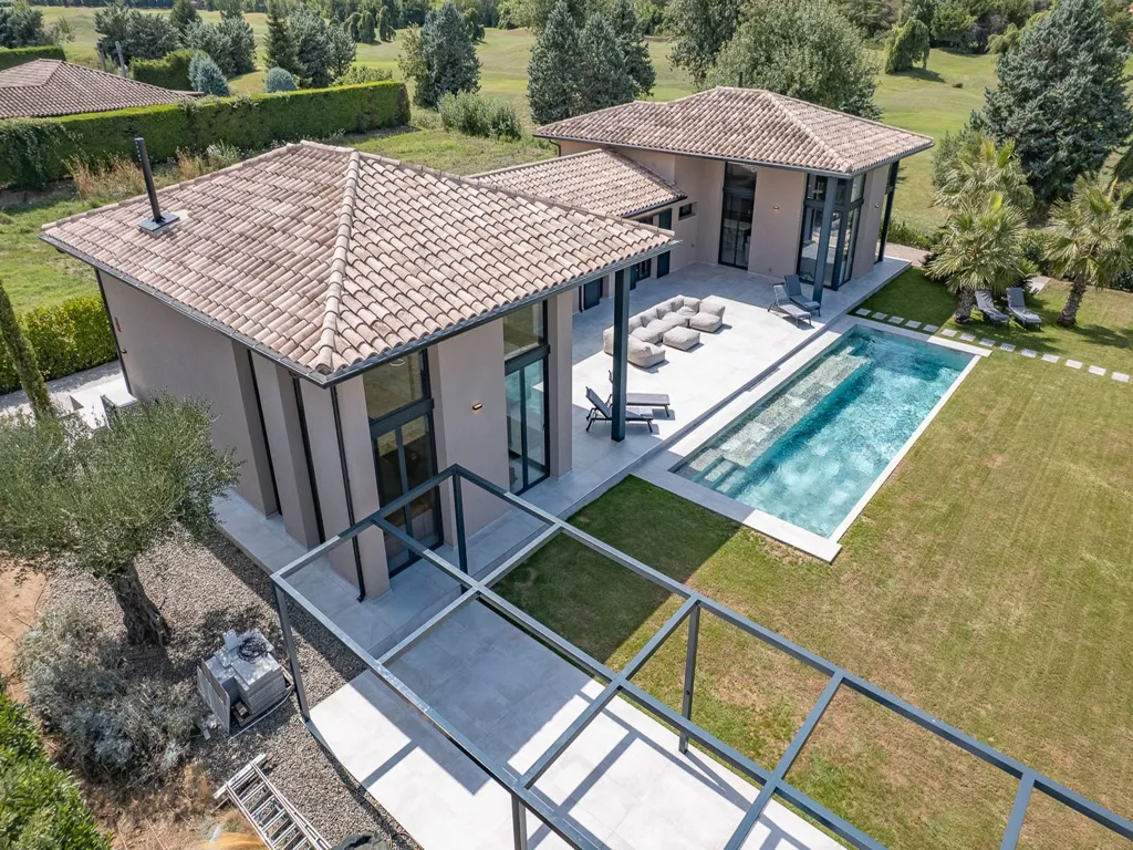 Õhuvaade - Dual Villa with Pool in Torremirona Golf