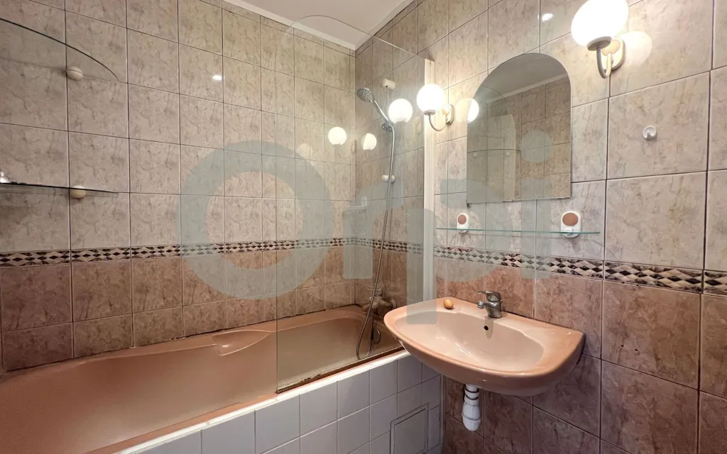 Vannitoad - Apartment with Balcony in Sucy-en-Brie